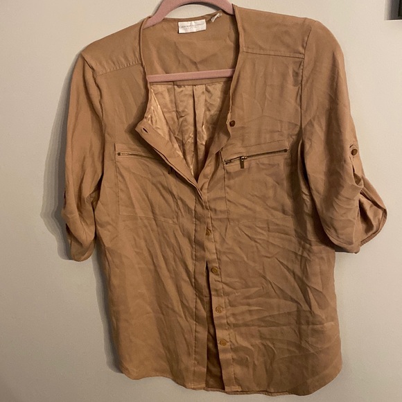 ⭐️2/$10 - button down - Picture 1 of 3